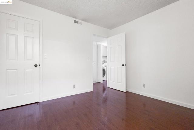 22012 Sevilla Rd, Hayward CA: https://media.crmls.org/mediaz/d261b386-744d-4e96-9466-58031fe9f4e1.jpg