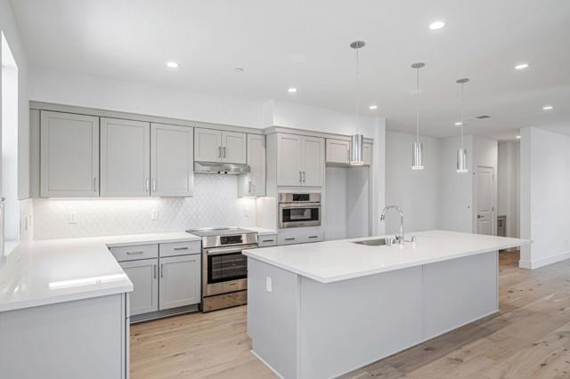 5601 Linen Court, San Ramon CA: https://media.crmls.org/mediaz/d262ae32-26a6-4c14-a3c0-368e89d0c12e.jpg