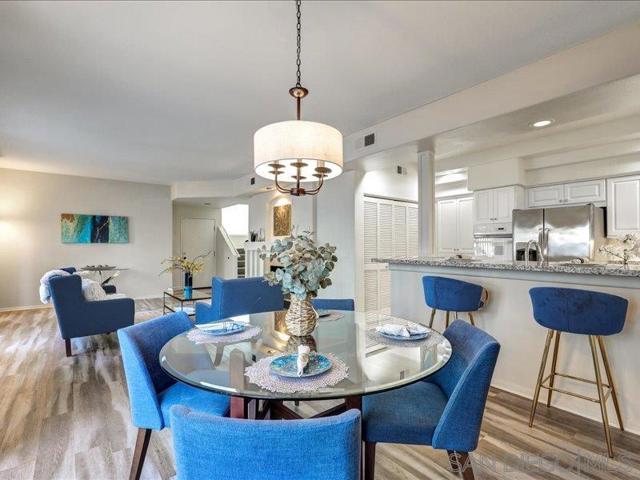 8641 Via Mallorca, La Jolla CA: https://media.crmls.org/mediaz/d262e142-1cf4-4485-874f-a679db7a7e1e.jpg