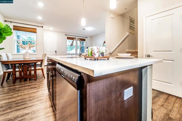1233 Bockman, San Lorenzo CA: https://media.crmls.org/mediaz/d262ef50-f35d-4a58-8350-3a09d37b2bc0.jpg