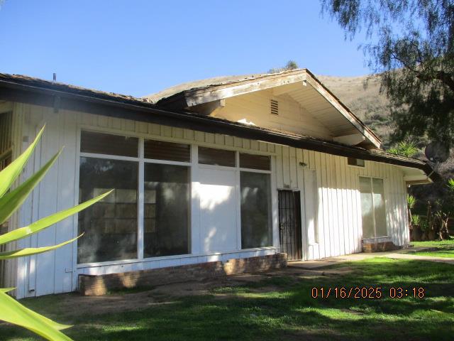 34120 Fabry Road, Soledad CA: https://media.crmls.org/mediaz/d2638744-aad9-44f0-8d61-c2612ca657ed.jpg