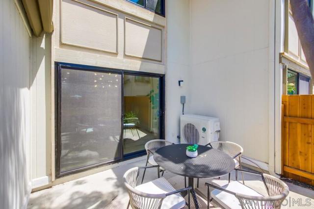 9855 Guisante Terrace, San Diego CA: https://media.crmls.org/mediaz/d263f6cb-9e9e-4cbe-ab86-6e25343372f8.jpg