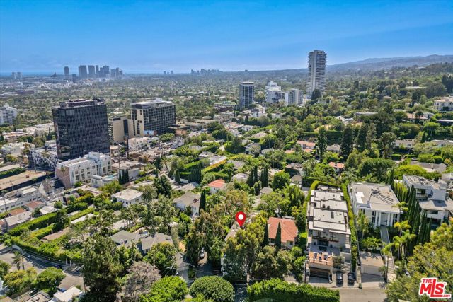 1237 Hilldale Avenue, West Hollywood CA: https://media.crmls.org/mediaz/d2642e49-f9e9-46d3-9afc-c872ceb7e4ff.jpg