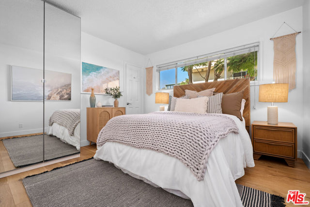 2431 3rd Street, 10 photo 3