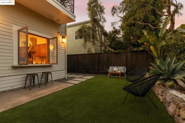 5734 Maccall St, Oakland CA: https://media.crmls.org/mediaz/d2648c8a-c66f-419f-8df6-d1eb6f788999.jpg