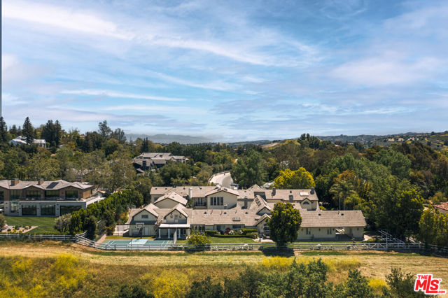 25163 Jim Bridger Road, Hidden Hills CA: https://media.crmls.org/mediaz/d264f23a-0455-4e9f-9c60-ab4c0567a478.jpg