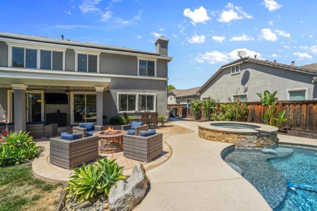 2264 Star Lilly Court, Brentwood CA: https://media.crmls.org/mediaz/d265148d-0e31-4b5c-bb5e-33c292e7a694.jpg
