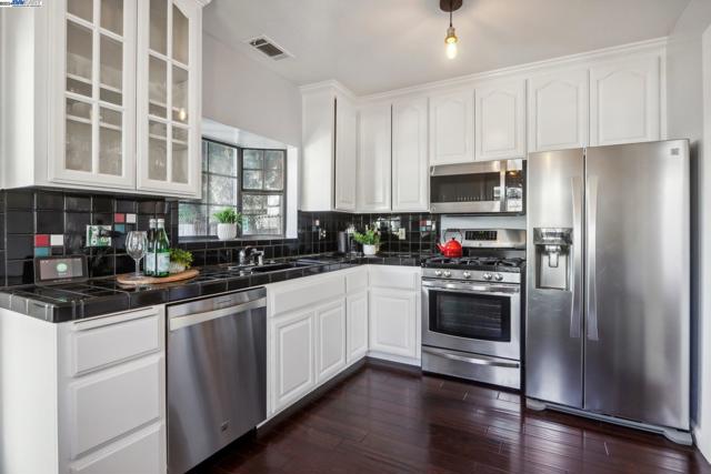 Image 12 of 30 For 22182 Montgomery St