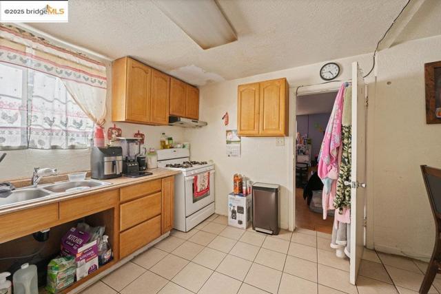 Image 42 of 47 For 9285 D St  