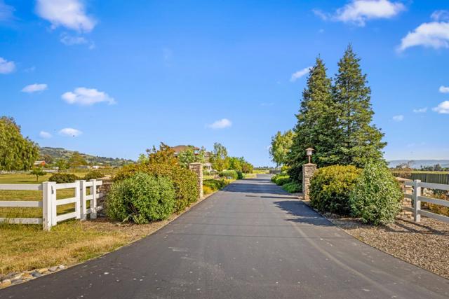 2340 Tennant Avenue, Morgan Hill CA: https://media.crmls.org/mediaz/d266dace-536a-4b32-81a1-e71f67fa2e2c.jpg