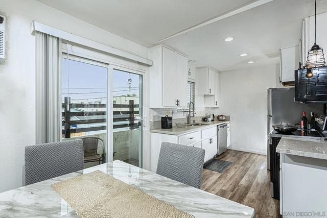 4164 Cherokee Ave, San Diego CA: https://media.crmls.org/mediaz/d26787db-834a-4c0c-95ba-084552aff8d4.jpg