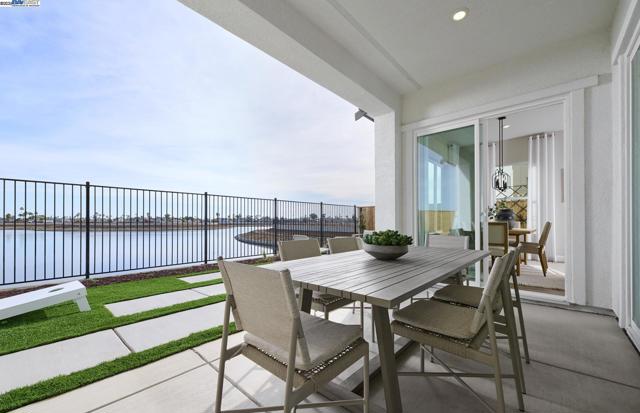 1065 Bradbury Dr, Discovery Bay CA: https://media.crmls.org/mediaz/d267af42-5c06-4339-9898-d7e28c3bd069.jpg