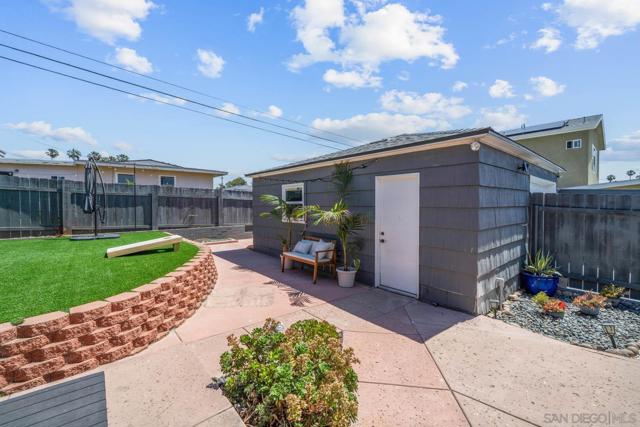 516 Bonito Avenue, Imperial Beach CA: https://media.crmls.org/mediaz/d267d2e9-055a-4cff-95d1-995f7934d0b0.jpg