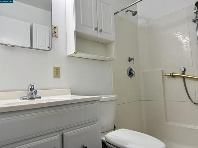 19 Flamingo Ct, American Canyon CA: https://media.crmls.org/mediaz/d268b690-3d80-452c-90df-03d5728621a9.jpg