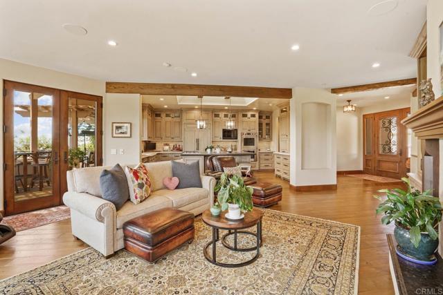 4652 Resmar Road, La Mesa CA: https://media.crmls.org/mediaz/d2691216-75d0-4962-9278-4a77e289147f.jpg