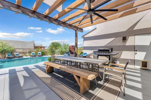 53945 Eisenhower Drive, La Quinta CA: https://media.crmls.org/mediaz/d2692c84-1be8-40e5-b51f-fee0c5ee7ef5.jpg