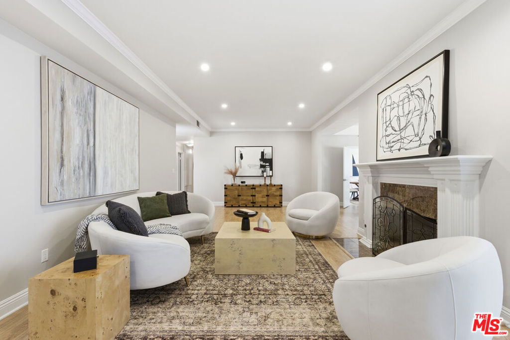 5240 Zelzah Avenue #106