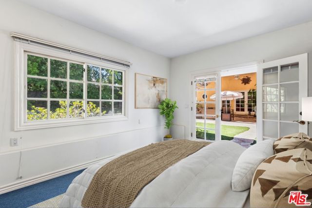 17040 Rancho Street, Encino CA: https://media.crmls.org/mediaz/d26a49aa-9b3d-41d5-846d-7b8c118f73c7.jpg