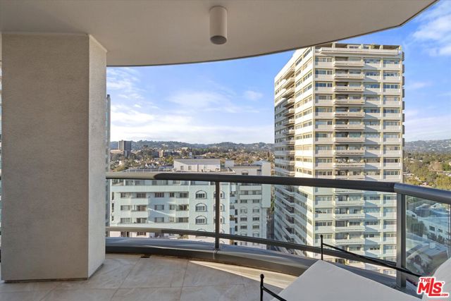 10724 Wilshire Boulevard, Los Angeles CA: https://media.crmls.org/mediaz/d26a51e3-4c6b-4267-aabb-0ce5c6452691.jpg