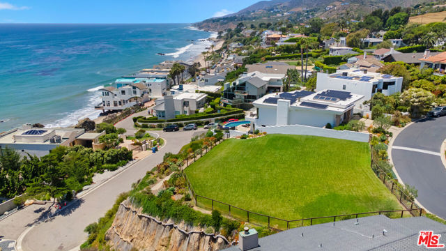 31540 Victoria Point Road, Malibu CA: https://media.crmls.org/mediaz/d26ae4ef-1b29-430d-8baa-cbfeaff46e43.jpg