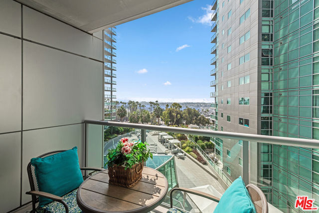13600 Marina Pointe Drive, Marina del Rey CA: https://media.crmls.org/mediaz/d26b0788-76be-41b6-aed5-84582c54d267.jpg