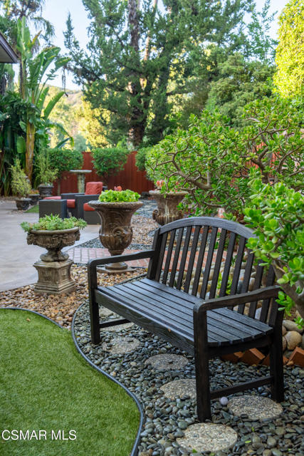 1694 Margate Place, Westlake Village CA: https://media.crmls.org/mediaz/d26b357c-6831-4c4c-b27d-8e7c72b674dc.jpg