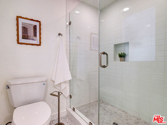 4776 La Villa Marina, Marina del Rey CA: https://media.crmls.org/mediaz/d26b5bd4-09c6-4405-9e13-6745c7801e19.jpg