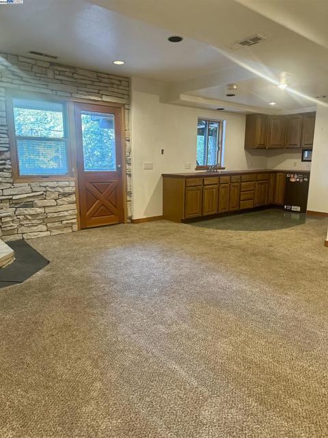 13273 Sierra Dr W, Truckee CA: https://media.crmls.org/mediaz/d26c10ed-bf38-409e-9889-09fb146e6375.jpg