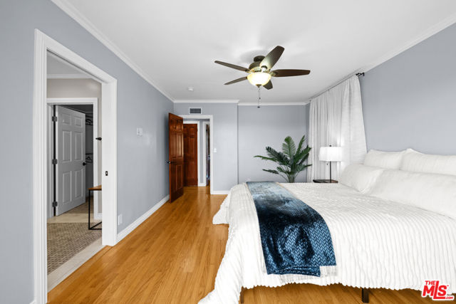 4113 Don Diablo Drive, Los Angeles CA: https://media.crmls.org/mediaz/d26d6a3a-f35a-49dd-ae5f-e74702b9f50e.jpg