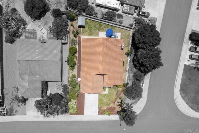 7911 Terraza Disoma, Carlsbad CA: https://media.crmls.org/mediaz/d26d6fda-ec88-4813-aaab-a2755c22d2ee.jpg