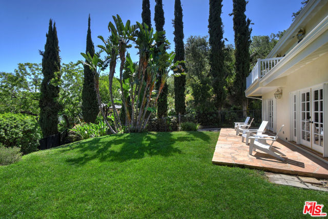 15474 Loom Place, Sherman Oaks CA: https://media.crmls.org/mediaz/d26e25d7-6501-4474-817b-88218ea72107.jpg