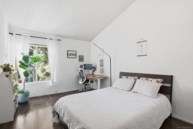 1885 Diamond St, San Diego CA: https://media.crmls.org/mediaz/d26e38c8-a1c4-4bc2-9d63-78f8c5ca685f.jpg