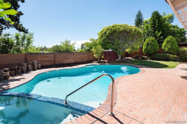 10437 Hermanos Rd, San Diego CA: https://media.crmls.org/mediaz/d26f6b1c-8650-4485-8dc2-301a9f878455.jpg
