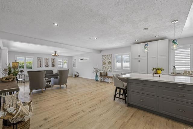 Detail Gallery Image 6 of 38 For 3925 Linmar Ln, Carlsbad,  CA 92008 - 3 Beds | 2 Baths