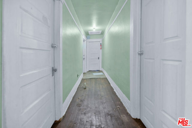 159 E 47th Street, Los Angeles CA: https://media.crmls.org/mediaz/d27125f4-3a42-446d-9143-182bfd28d7de.jpg