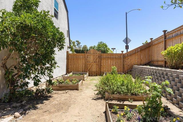 14102 Tricia St, Poway CA: https://media.crmls.org/mediaz/d2718c04-4d41-4dd2-95f6-fff4a4787c21.jpg