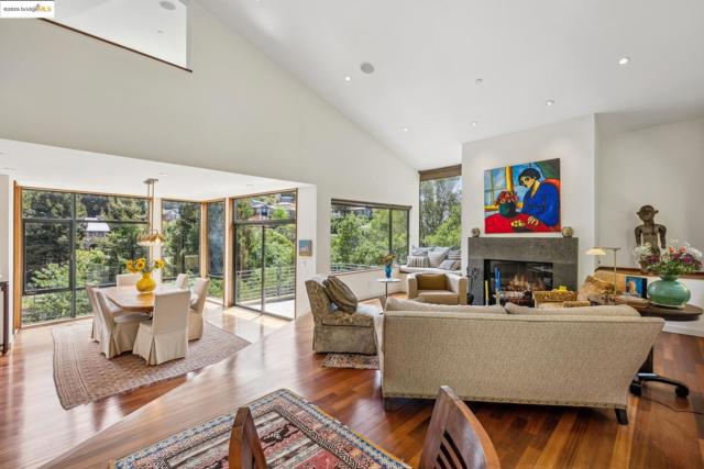 1015 Grand View Dr, Berkeley CA: https://media.crmls.org/mediaz/d271e297-31d9-477a-afde-927578ecfc1f.jpg