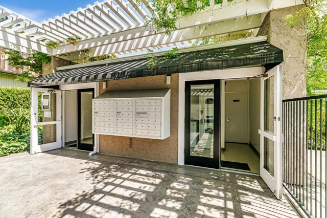 675 Sharon Park Drive, Menlo Park CA: https://media.crmls.org/mediaz/d2726f45-acf0-476b-90f1-442a8a768c19.jpg