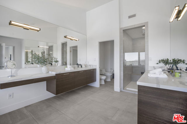 2028 Stradella Road, Los Angeles CA: https://media.crmls.org/mediaz/d272f8b2-0072-4f0f-9d76-944d56659554.jpg