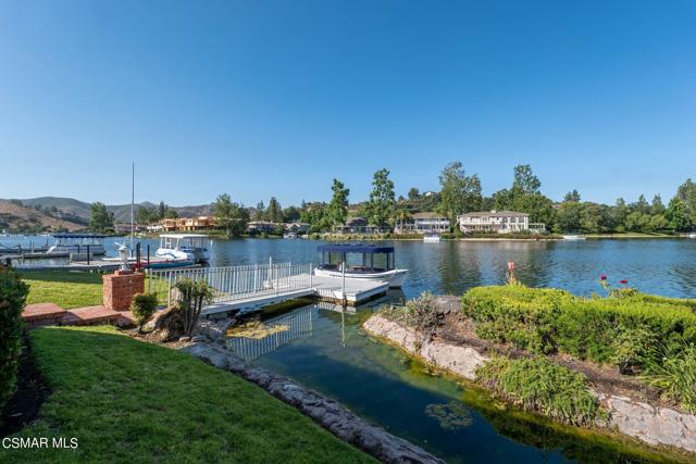 32146 Oakshore Drive, Westlake Village CA: https://media.crmls.org/mediaz/d273be30-1a51-4c92-b837-c97cec07657a.jpg