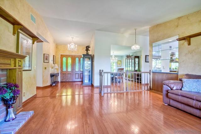 2183 Lundy Lake Dr, Escondido CA: https://media.crmls.org/mediaz/d273df37-07d8-4880-a66f-e3d86d3bcc84.jpg