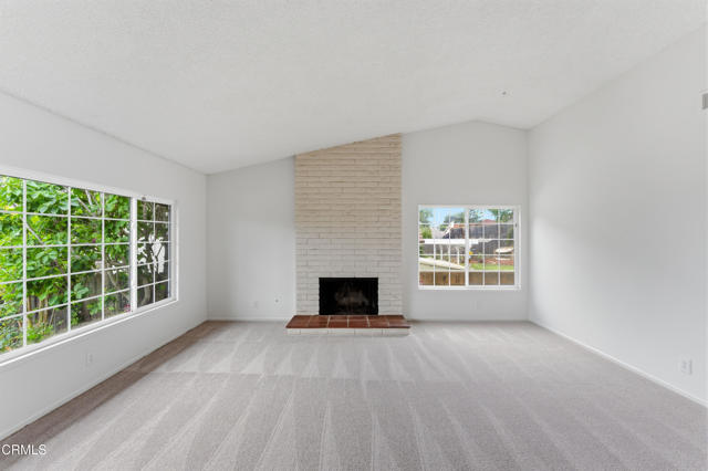 Detail Gallery Image 12 of 48 For 6397 Loma Vista Rd, Ventura,  CA 93003 - 4 Beds | 2/1 Baths