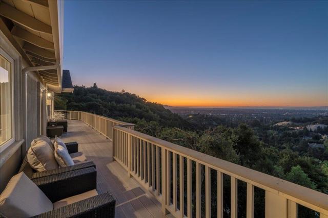 136 Teresita Way, Los Gatos CA: https://media.crmls.org/mediaz/d275f75a-35d6-4d05-aeb3-b37ec0cfca3d.jpg