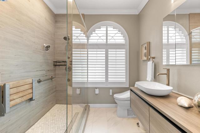 674 Corona Dr, Pacifica CA: https://media.crmls.org/mediaz/d27619b7-d839-450d-b86e-f21d69c54b18.jpg