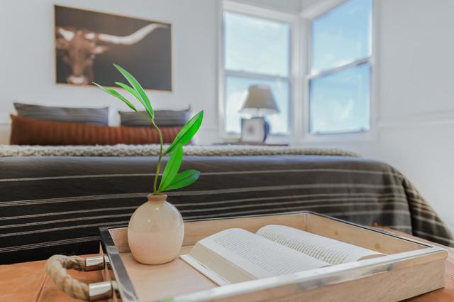 4715 Davenport Avenue, Oakland CA: https://media.crmls.org/mediaz/d276aaff-c914-4673-96ca-ce0be56b3fee.jpg