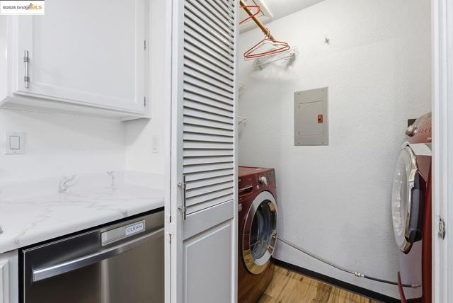 316 Dursey DR, Pinole CA: https://media.crmls.org/mediaz/d276fb94-edc3-4384-8c19-50d31dd0e66b.jpg