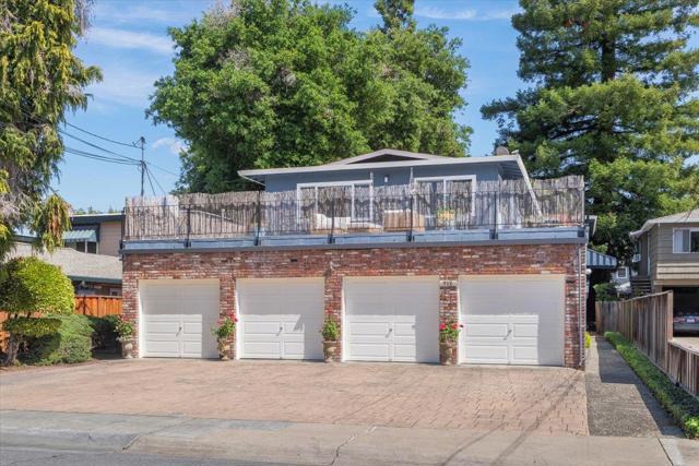 933 Florence Lane, Menlo Park CA: https://media.crmls.org/mediaz/d277ccc1-883a-4b66-a8c3-82724acf1c7f.jpg