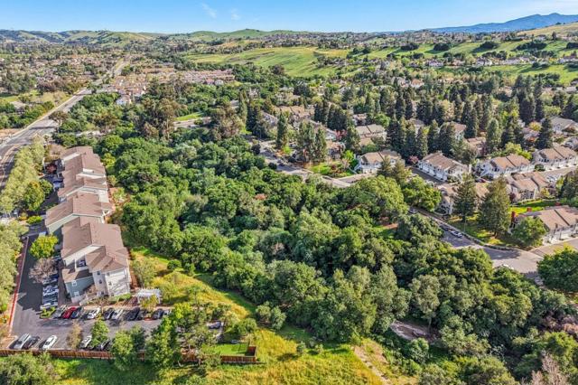 2890 Buena Crest Court, San Jose CA: https://media.crmls.org/mediaz/d27843bd-4d4f-475b-9c13-a239b678e87e.jpg