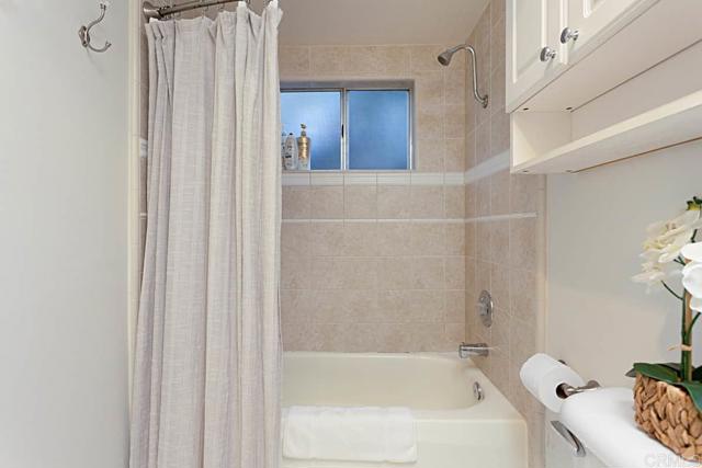 1817 19 Coast Boulevard, Del Mar CA: https://media.crmls.org/mediaz/d2786d95-b152-4ed6-841e-8d5acf254a8e.jpg