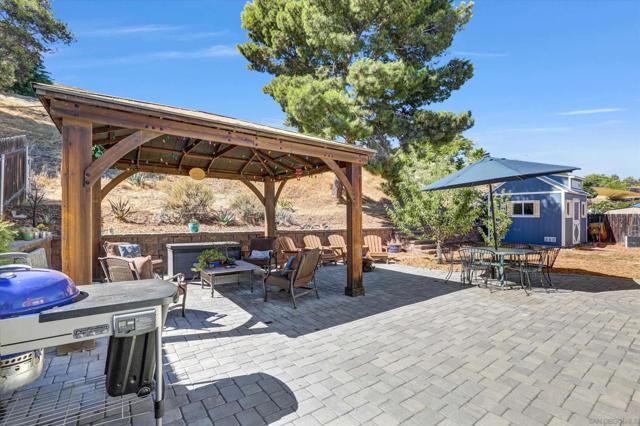 9684 LUTHERAN WAY, Santee CA: https://media.crmls.org/mediaz/d2788e3b-5116-4167-a78b-7a67eb57167c.jpg